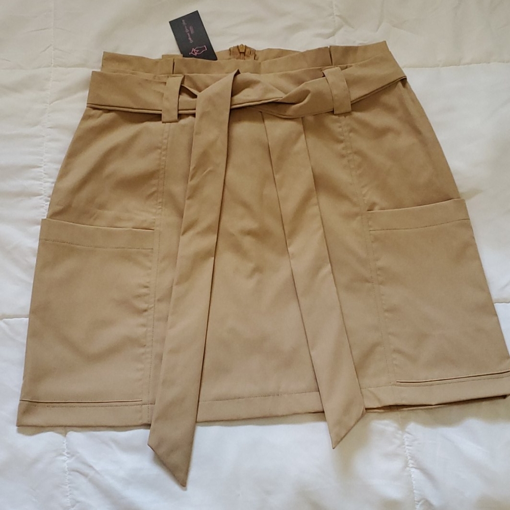 Khaki Skirt With Large Side Pockets Size US  8